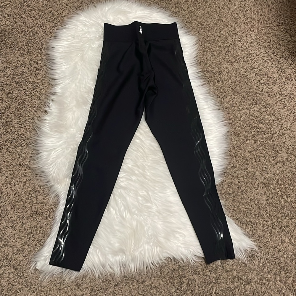 Ultracor Perforated and Swivel Leggings - Picture 4 of 8